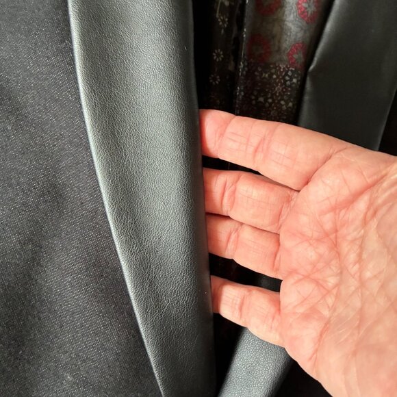 Tallia Men’s 44R Black Tuxedo Blazer w/Faux Leather Shawl Collar Formal Party - Picture 3 of 8